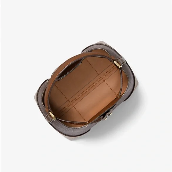 Michael Kors Mercer bucket bag - Picture 2 of 16